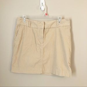 Vineyard Vines light tan corduroy skirt, size 8